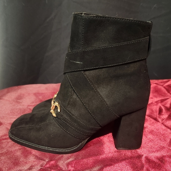 NWOT Size 08 Black Suede Boots - Picture 3 of 5